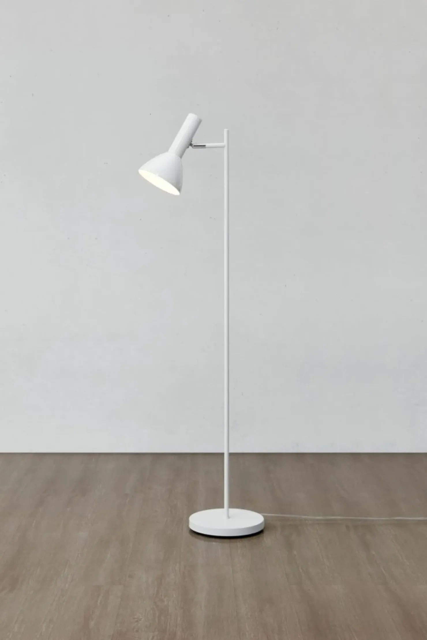Biała, minimalistyczna lampa podłogowa 108687 METRO | Kaja Oświetlenie*Sklep Kaja Sale