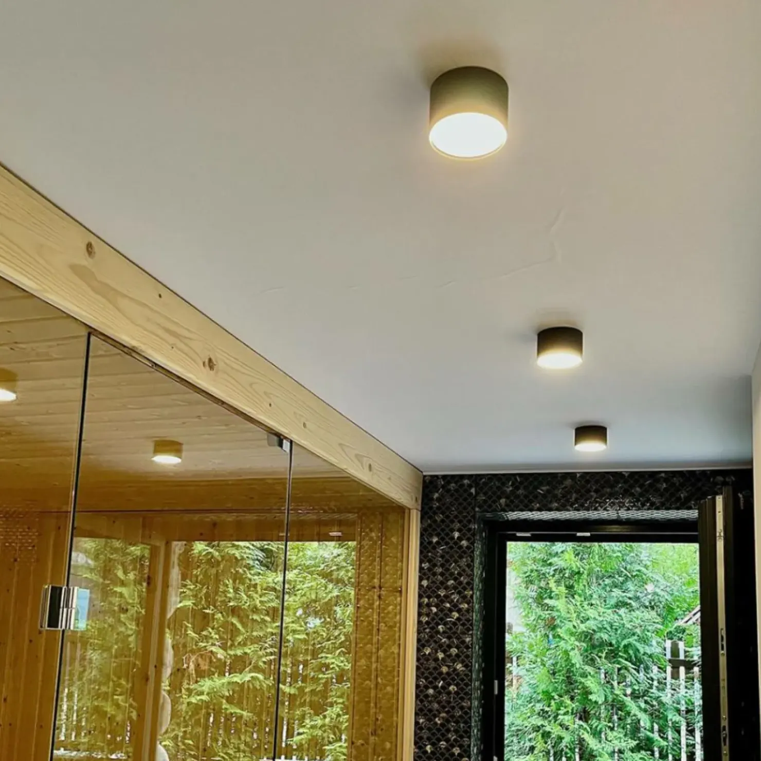 Biała tuba downlight LED do łazienki LP-6331/1C IP54 BK z serii KENDAL*Sklep Kaja Store