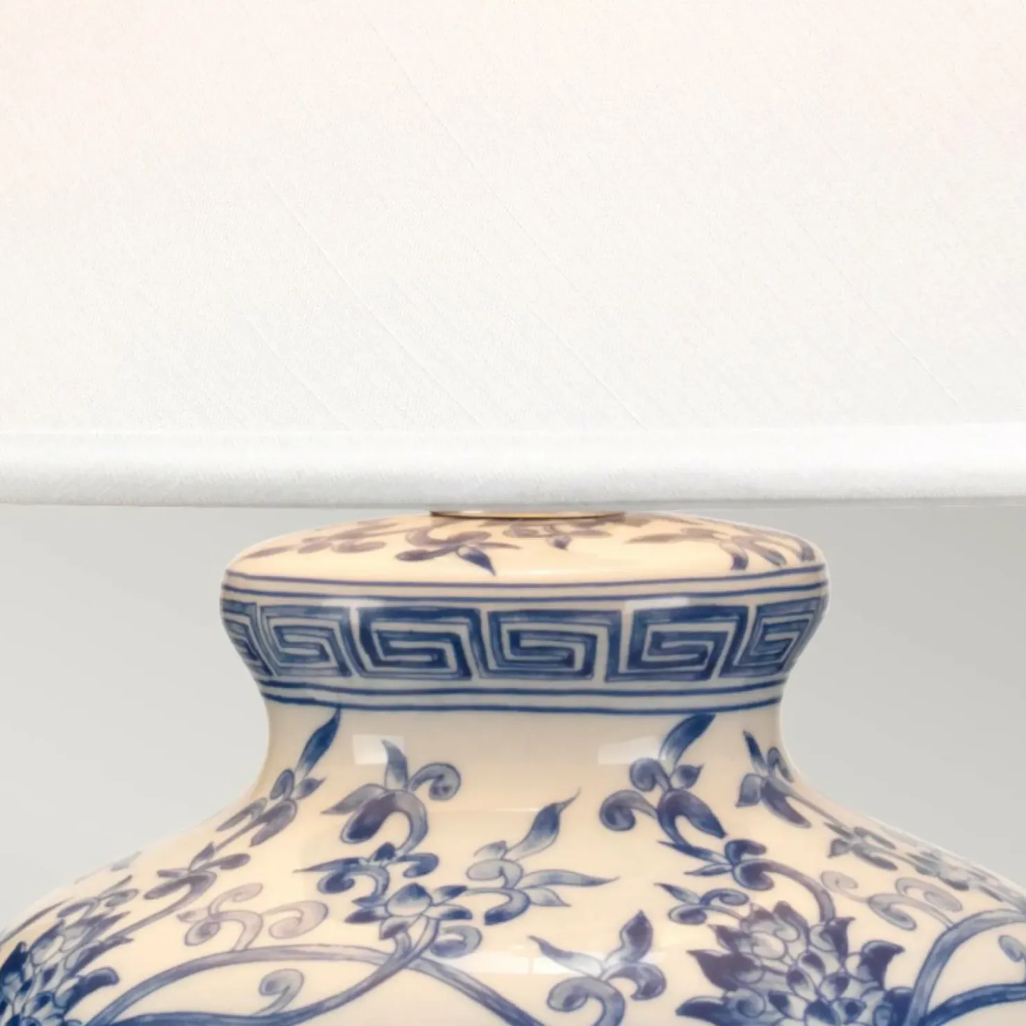 Biało-niebieska lampa stołowa BLUE-G-JAR-TL z serii BLUE GINGER JAR*Sklep Kaja Hot