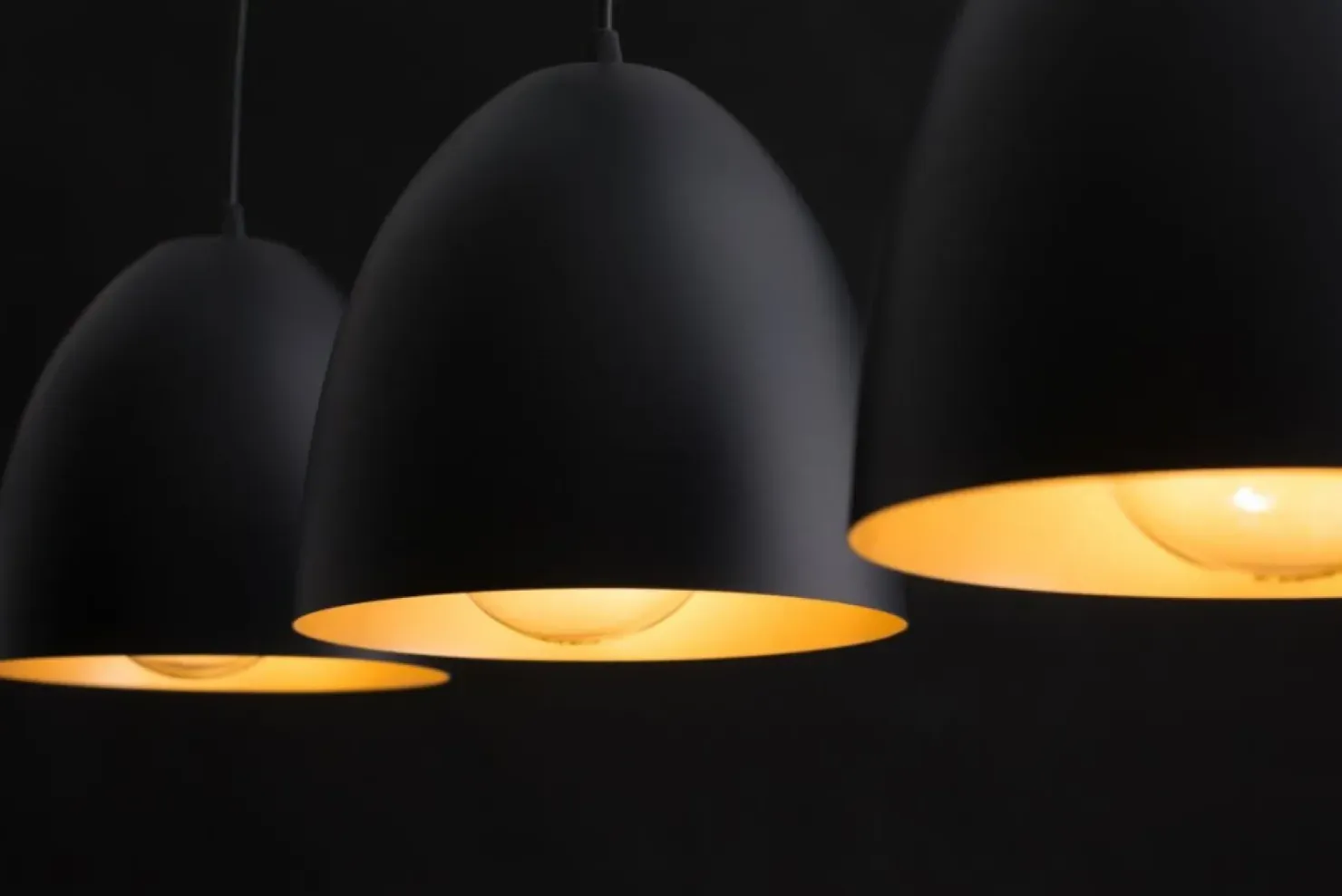 New Sklep Kaja Czarna lampa wisząca ze złotym wnętrzem klosza 410/3 | Kaja