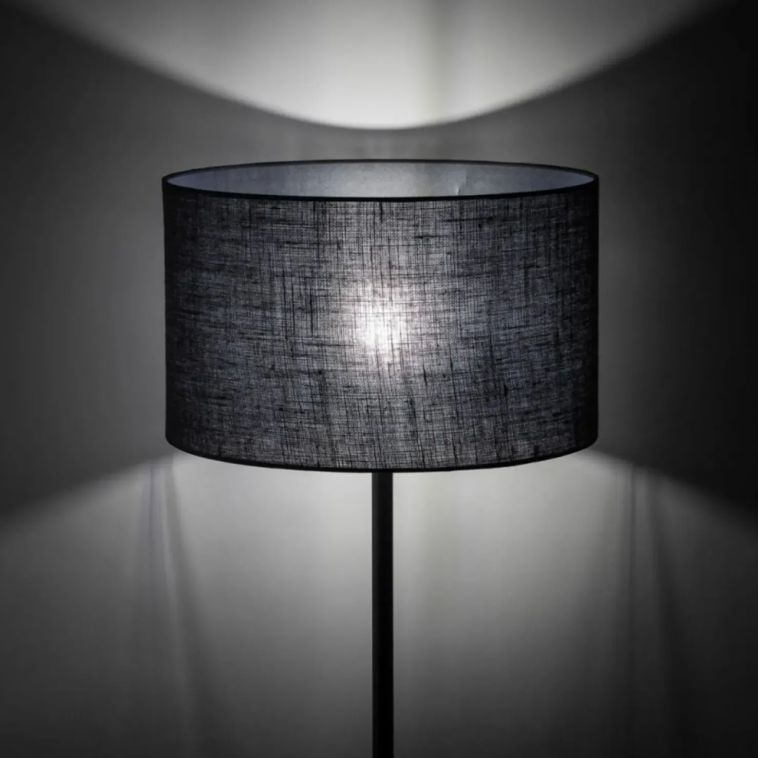 Czarna, prosta lampa podłogowa z abażurem TK 16011 GLORII | Kaja*Sklep Kaja Shop
