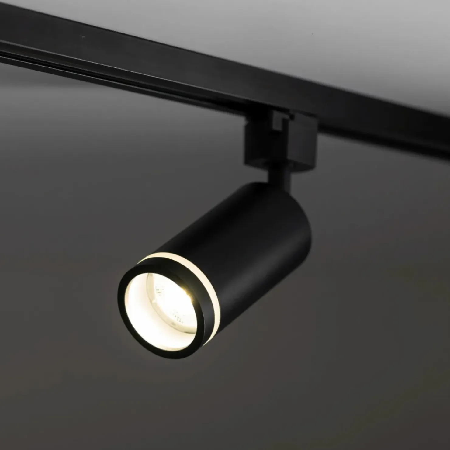 Czarny reflektor, ruchoma tuba 1-fazowa TK 6897 TRACER | Kaja*Sklep Kaja Flash Sale
