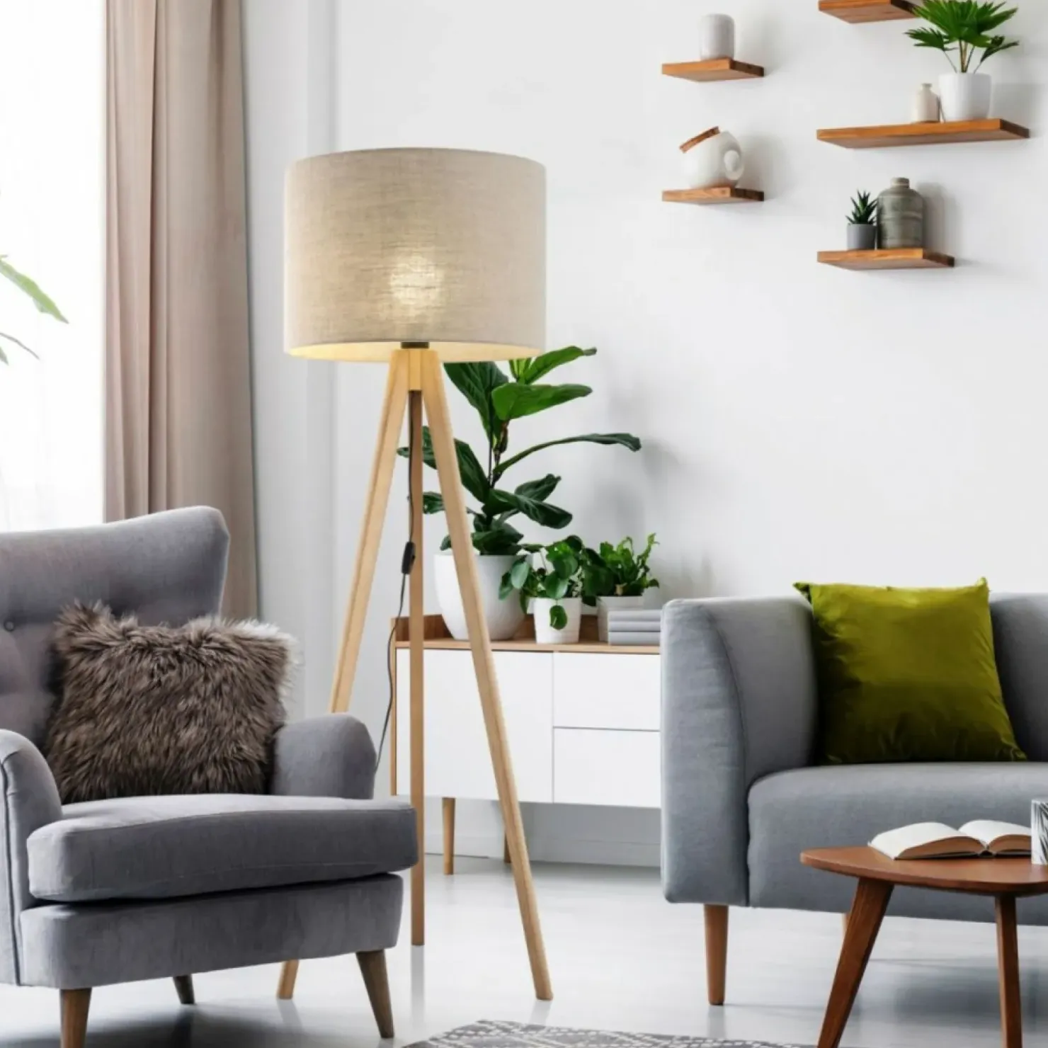 Klasyczna lampa stojąca, trójnóg z lnem TK 16021 GRAND SOSNA | Kaja*Sklep Kaja Outlet