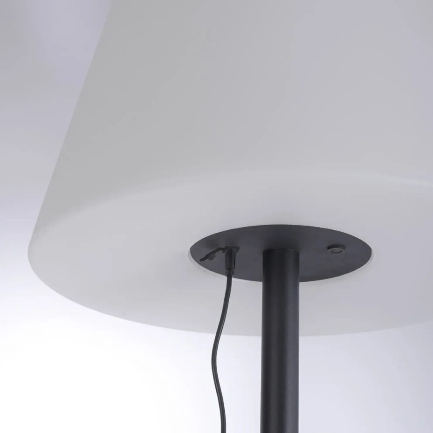 Lampa podłogowa zasilana akumulatorem, RGB 19826-18 z serii HOLLY*Sklep Kaja Outlet