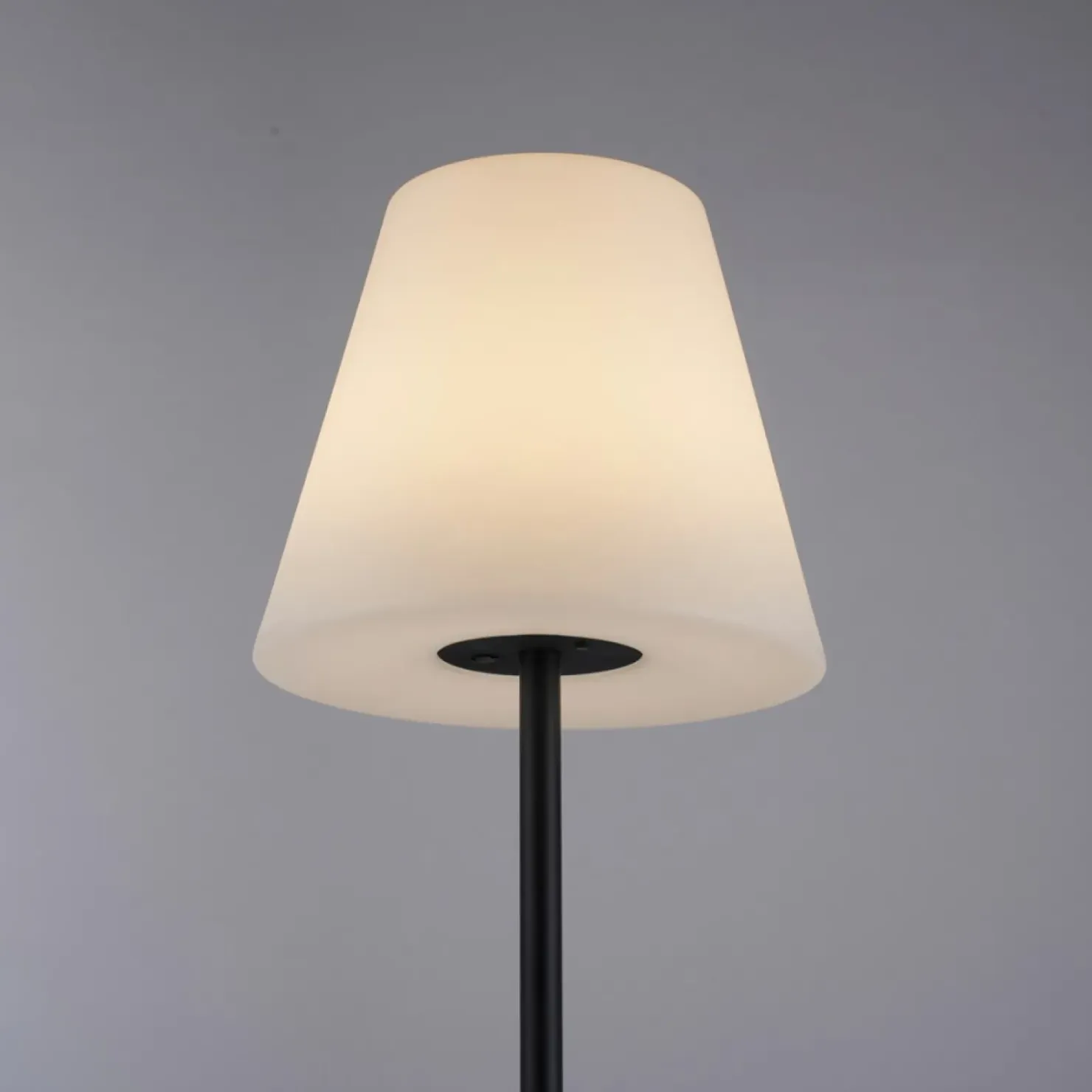 Lampa podłogowa zasilana akumulatorem, RGB 19826-18 z serii HOLLY*Sklep Kaja Outlet