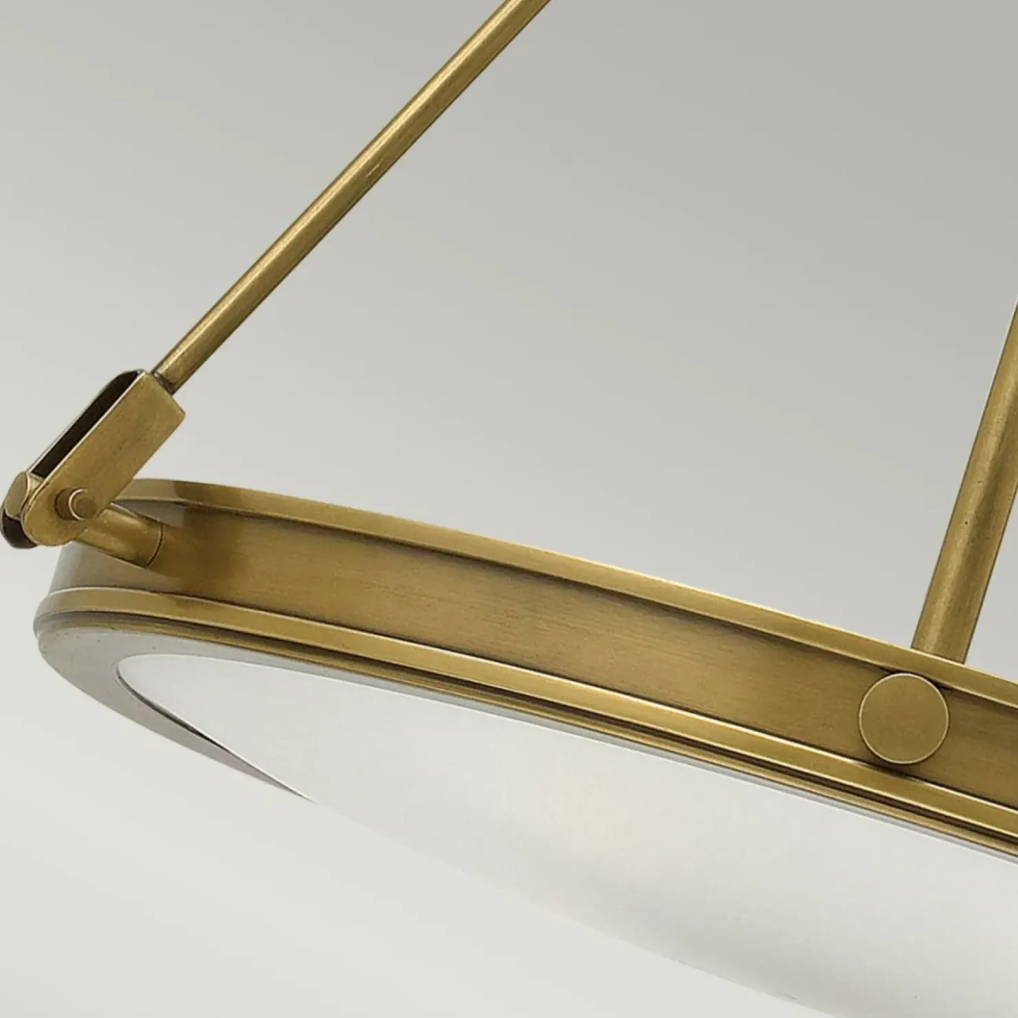 Lampa wisząca w kolorze starego mosiądzu HK-COLLIER-P z serii COLLIER*Sklep Kaja Cheap