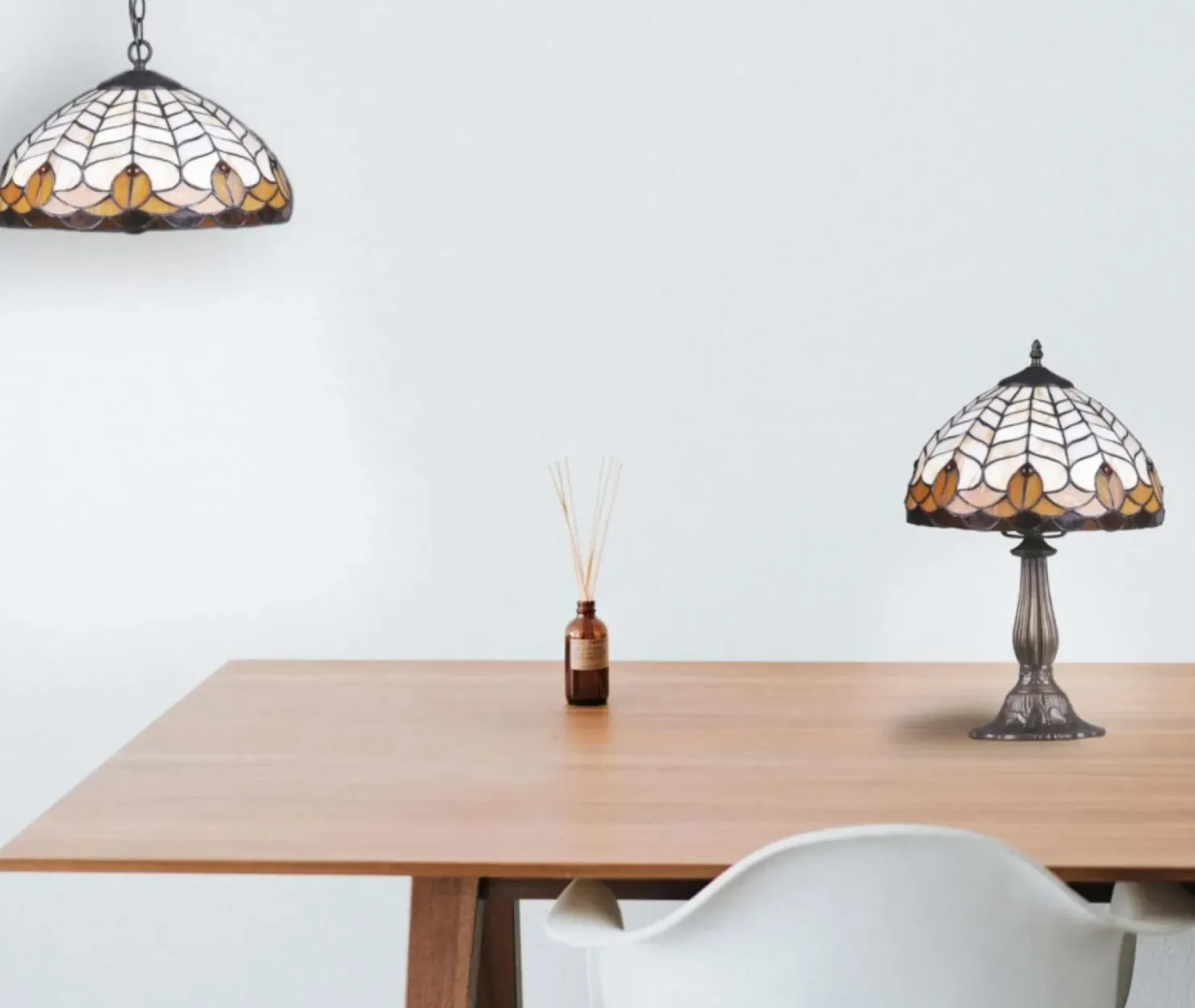 Lampka stołowa z witrażowym kloszem K-G081551 SARGAN | Kaja*Sklep Kaja Hot