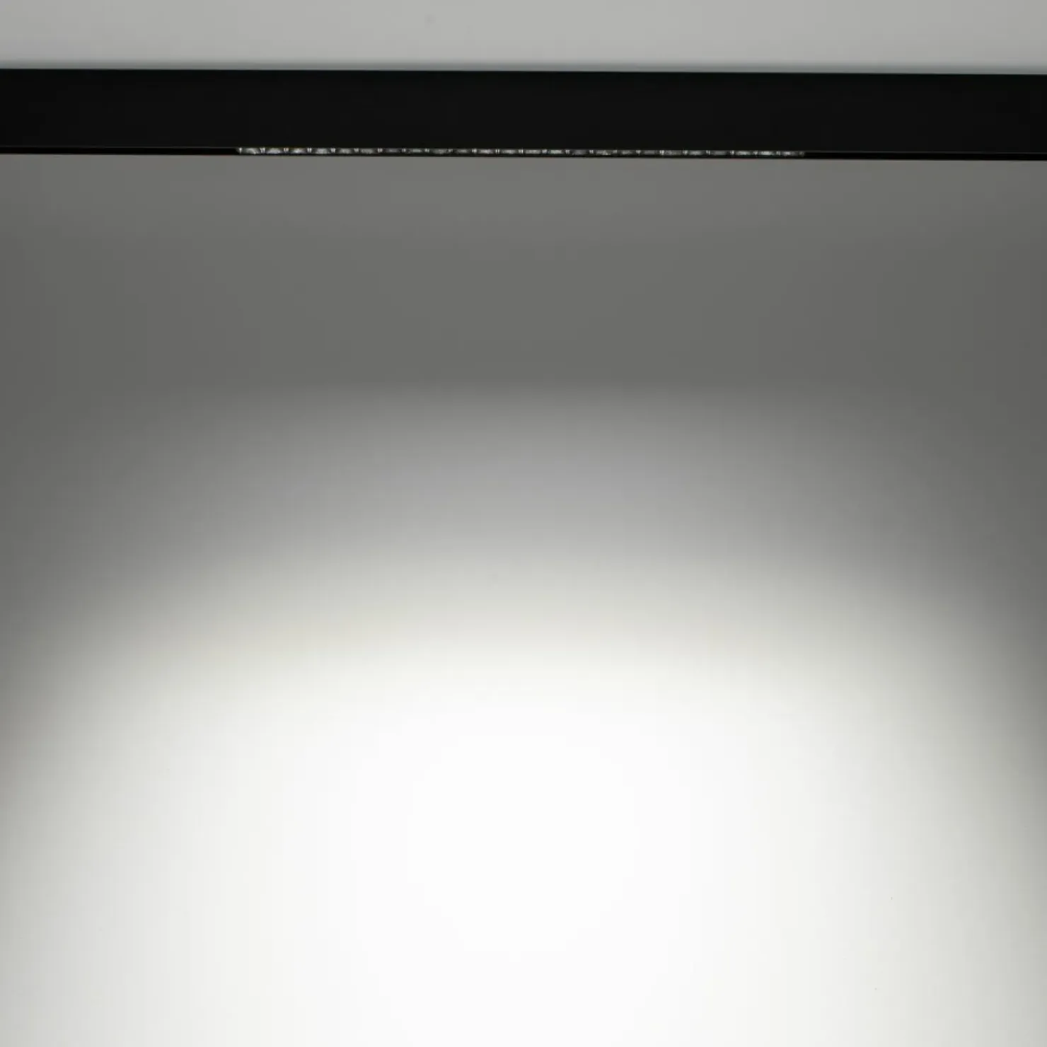 Liniowy spot do szyny magnetycznej 1F 10643 LVM FOCUS LED | Kaja*Sklep Kaja Outlet
