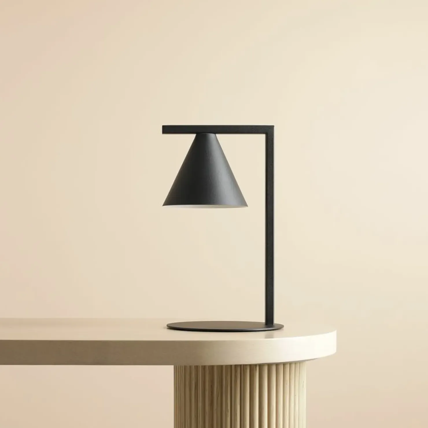 Minimalistyczna, geometryczna lampka biurkowa 1108B1 z serii FORM*Sklep Kaja Store