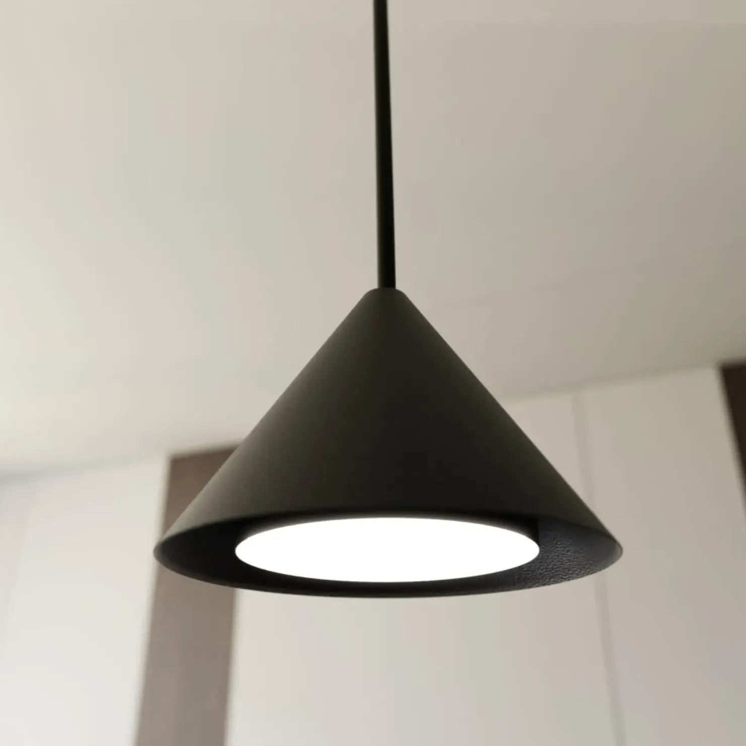 Store Sklep Kaja Minimalistyczna lampa wisząca do salonu 1330/4 ELIT | Kaja Oświetlenie