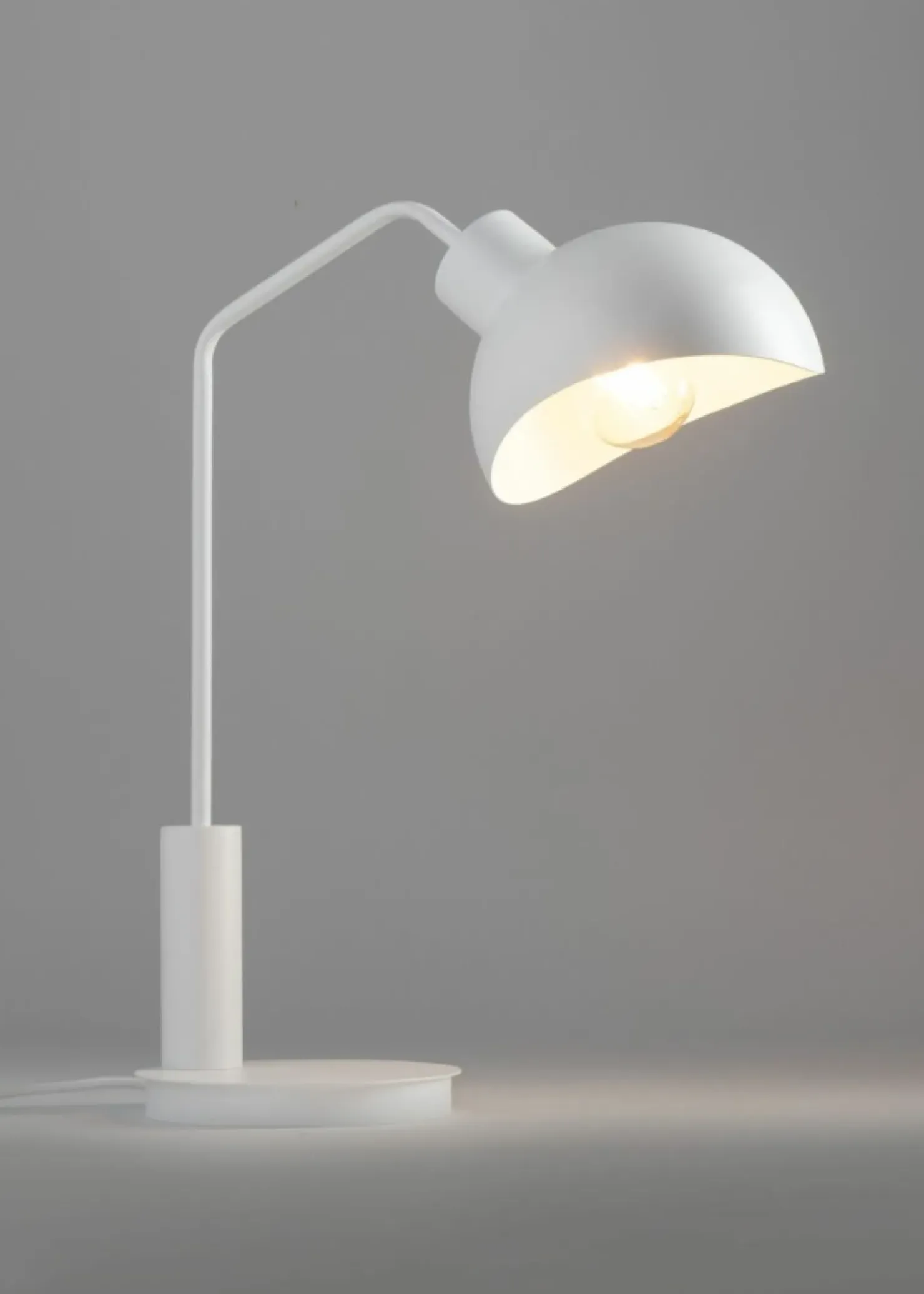 Nowoczesna, minimalistyczna lampka biurkowa SIG 50327 z serii ROY B*Sklep Kaja Hot