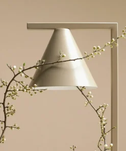Stylowa, beżowa lampka biurkowa w stylu modern 1108B17 z serii FORM*Sklep Kaja Fashion