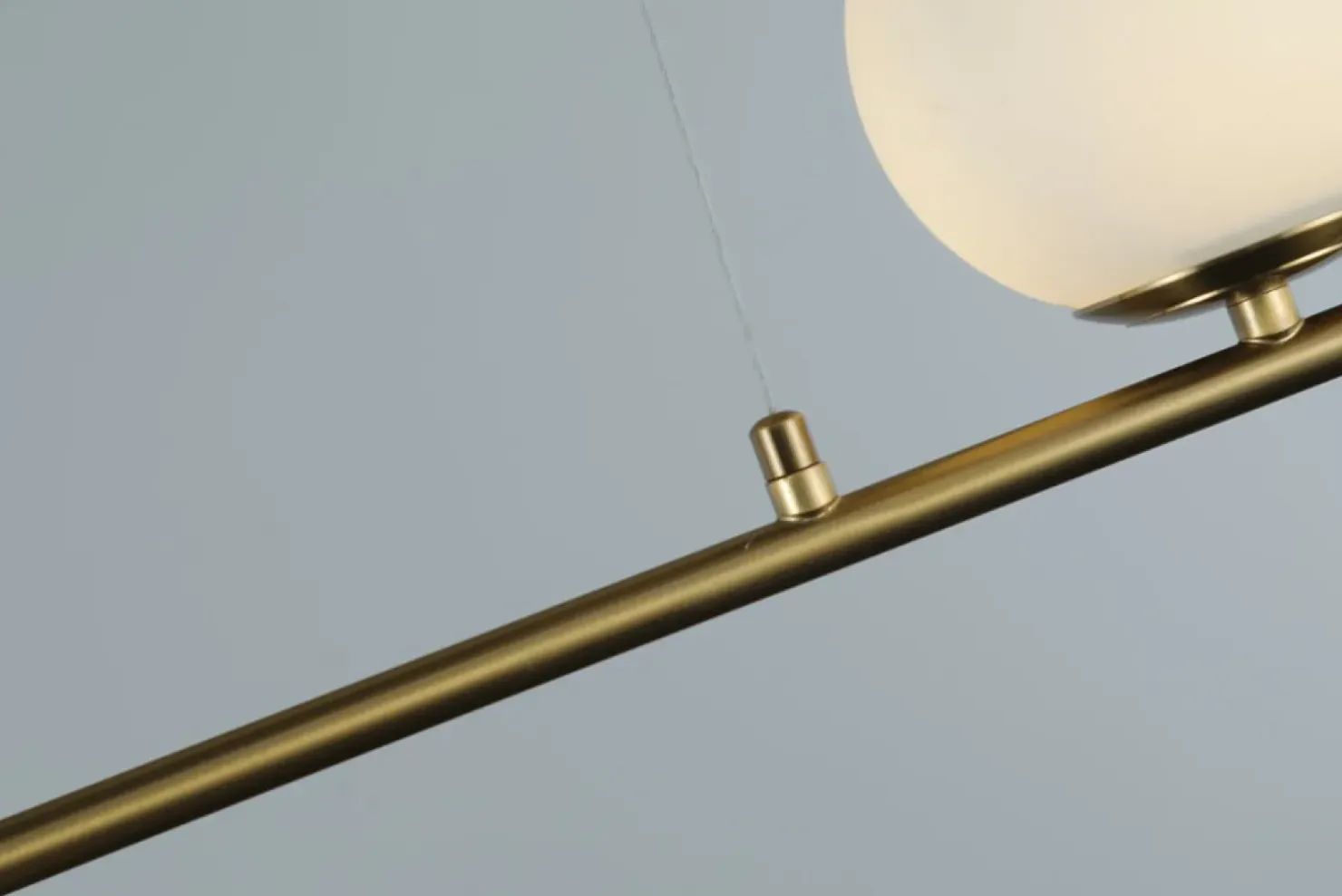 Outlet Sklep Kaja Złota lampa wisząca z białymi kloszami AZ4419 SANTANDER | Kaja złoty